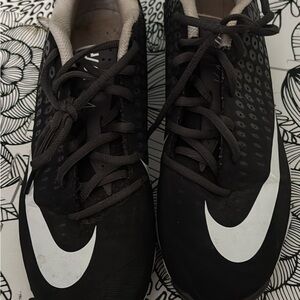 Nike Men's Black and White Athletic Shoes